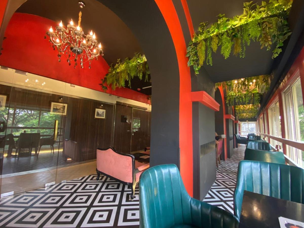 Gulf Hotel Mumbai- The Boutique Hotel Colaba Bombaj Exteriér fotografie