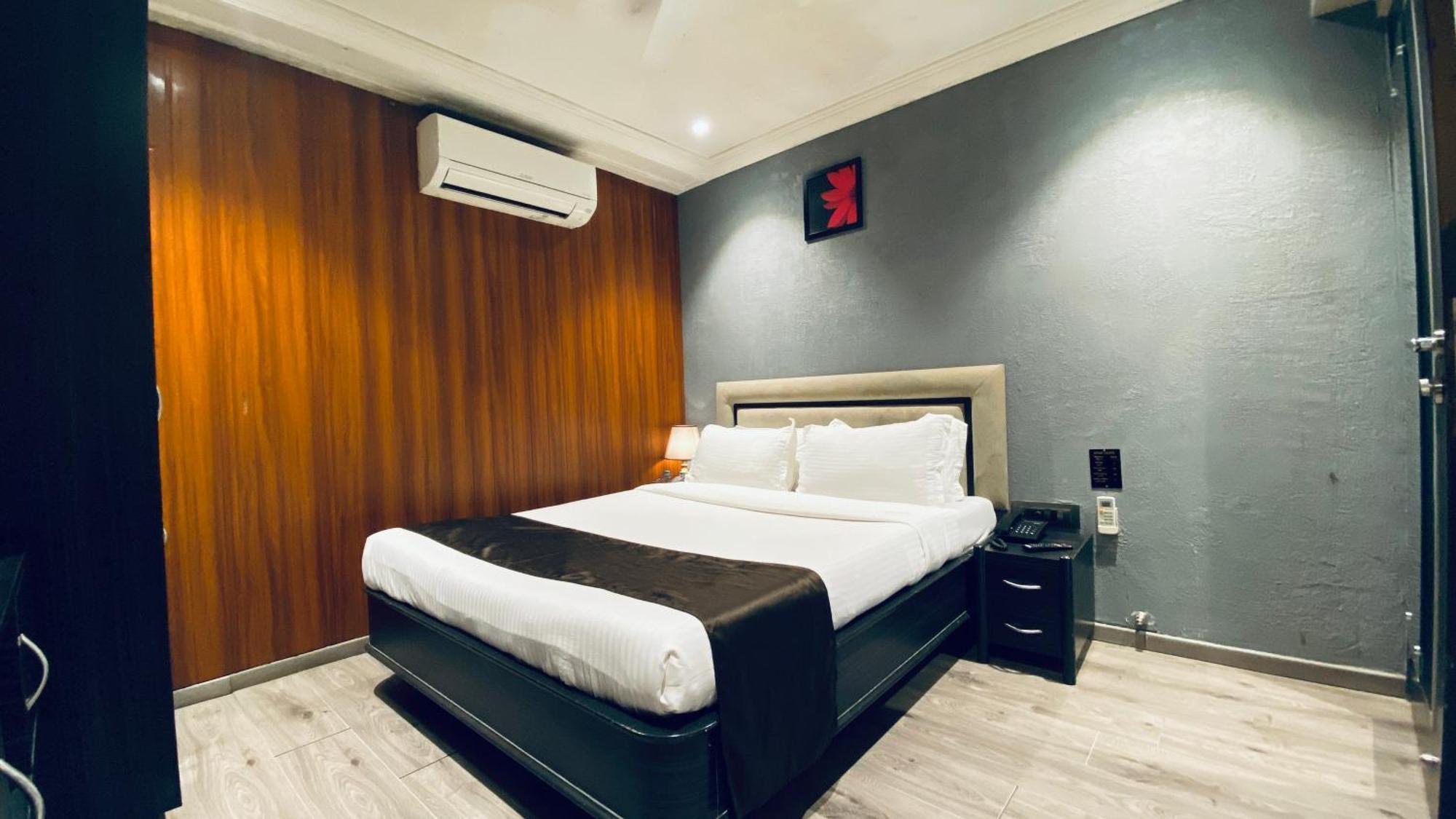 Gulf Hotel Mumbai- The Boutique Hotel Colaba Bombaj Exteriér fotografie